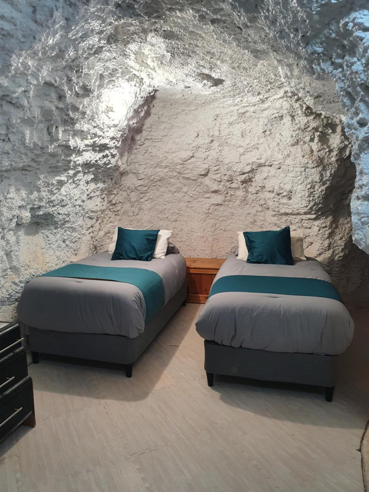 Fossickers Den Dugout Accommodation White Cliffs 외부 사진