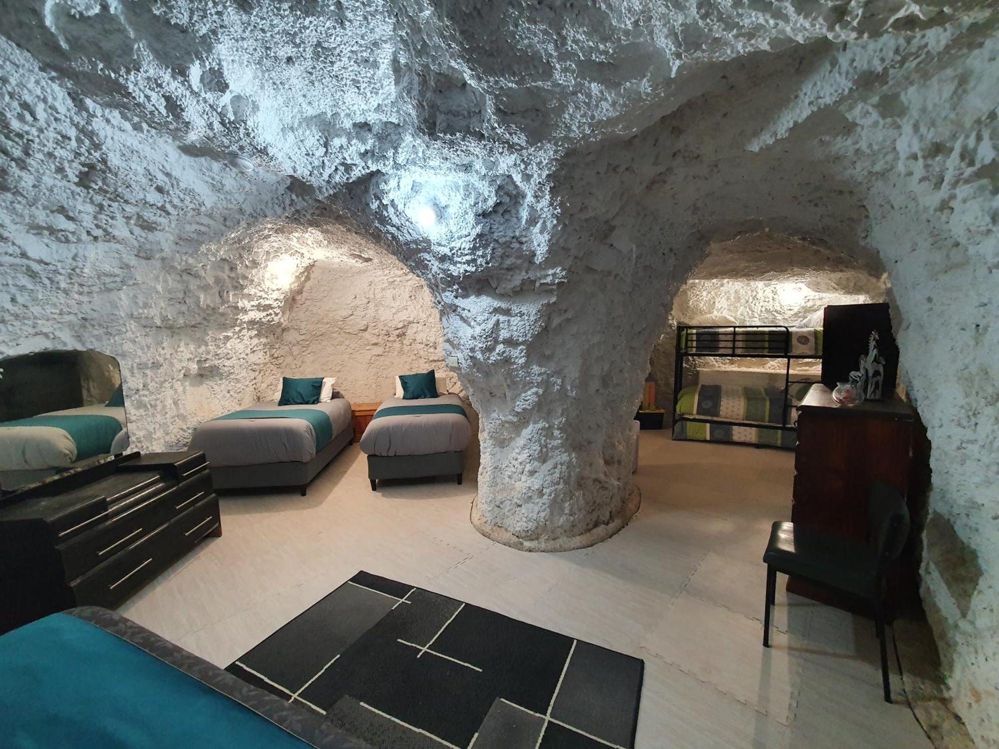 Fossickers Den Dugout Accommodation White Cliffs 외부 사진