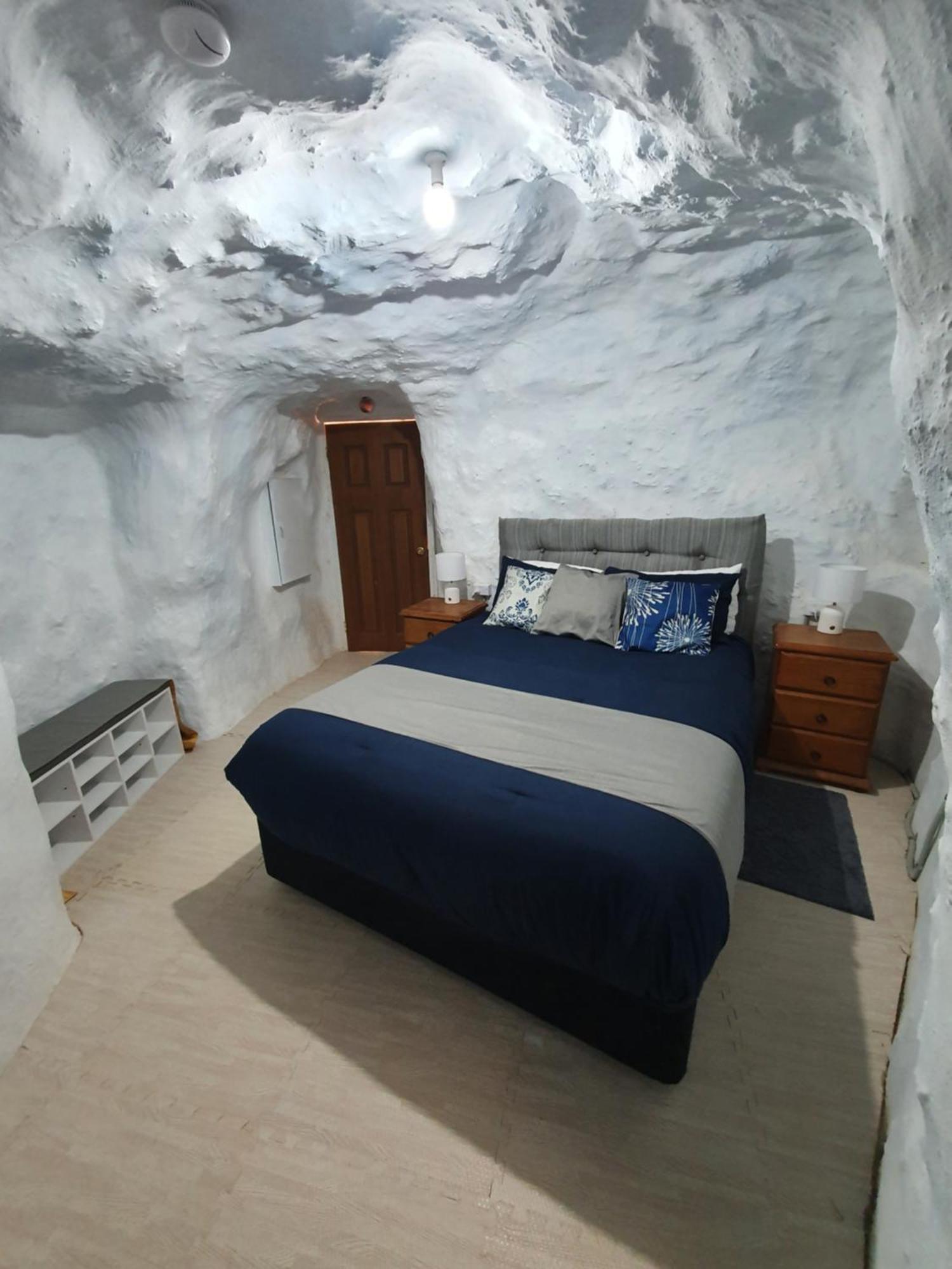 Fossickers Den Dugout Accommodation White Cliffs 외부 사진